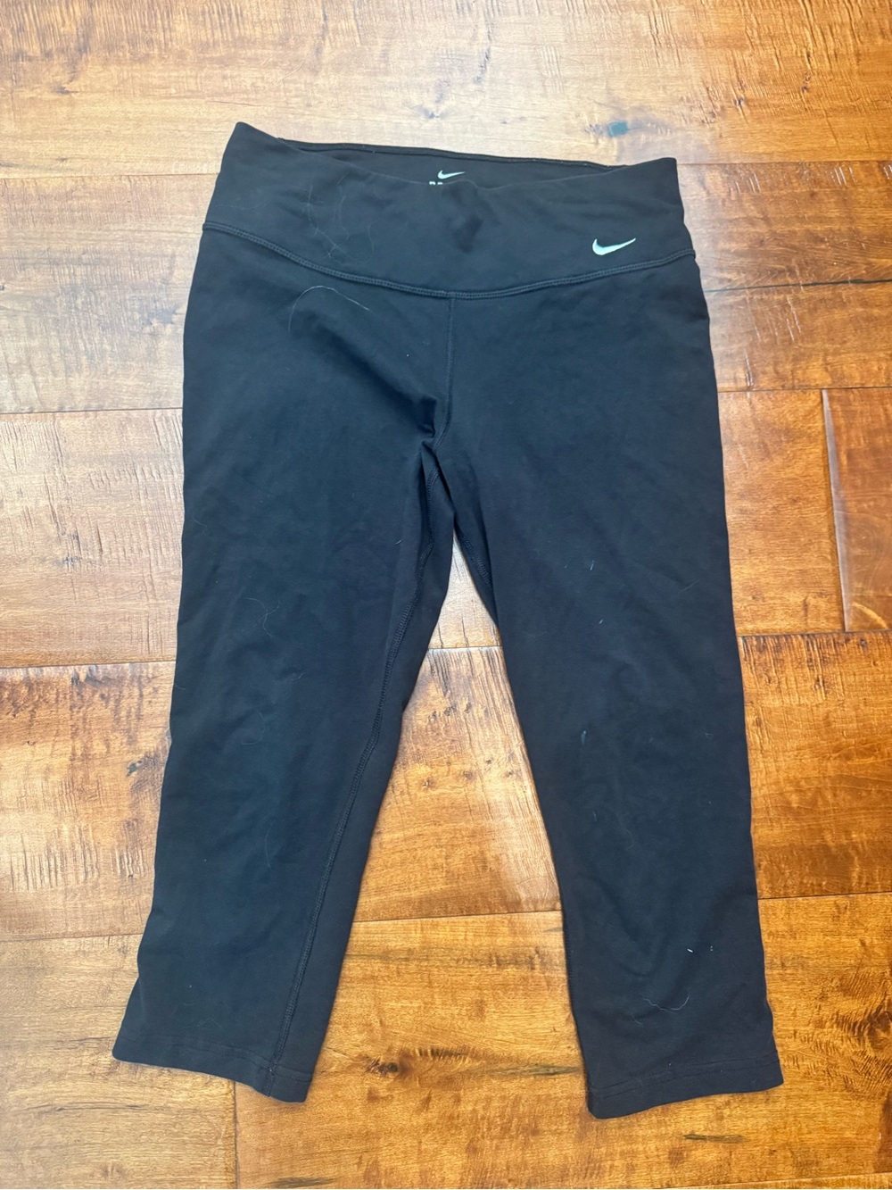 Nike Black Cropped Women's Athletic Leggings